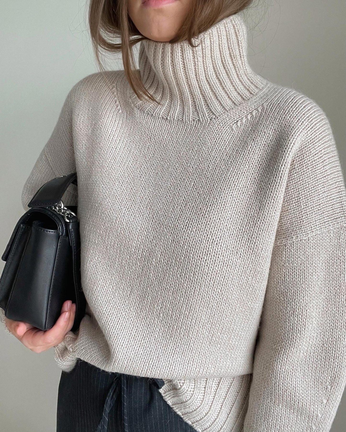 Cecil Sweater oppefra og ned strikkeopskrift af morecaknit