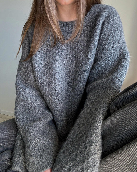 Wzór na sweter Francesca od morecaknit dla kobiet z luźnym fasonem.