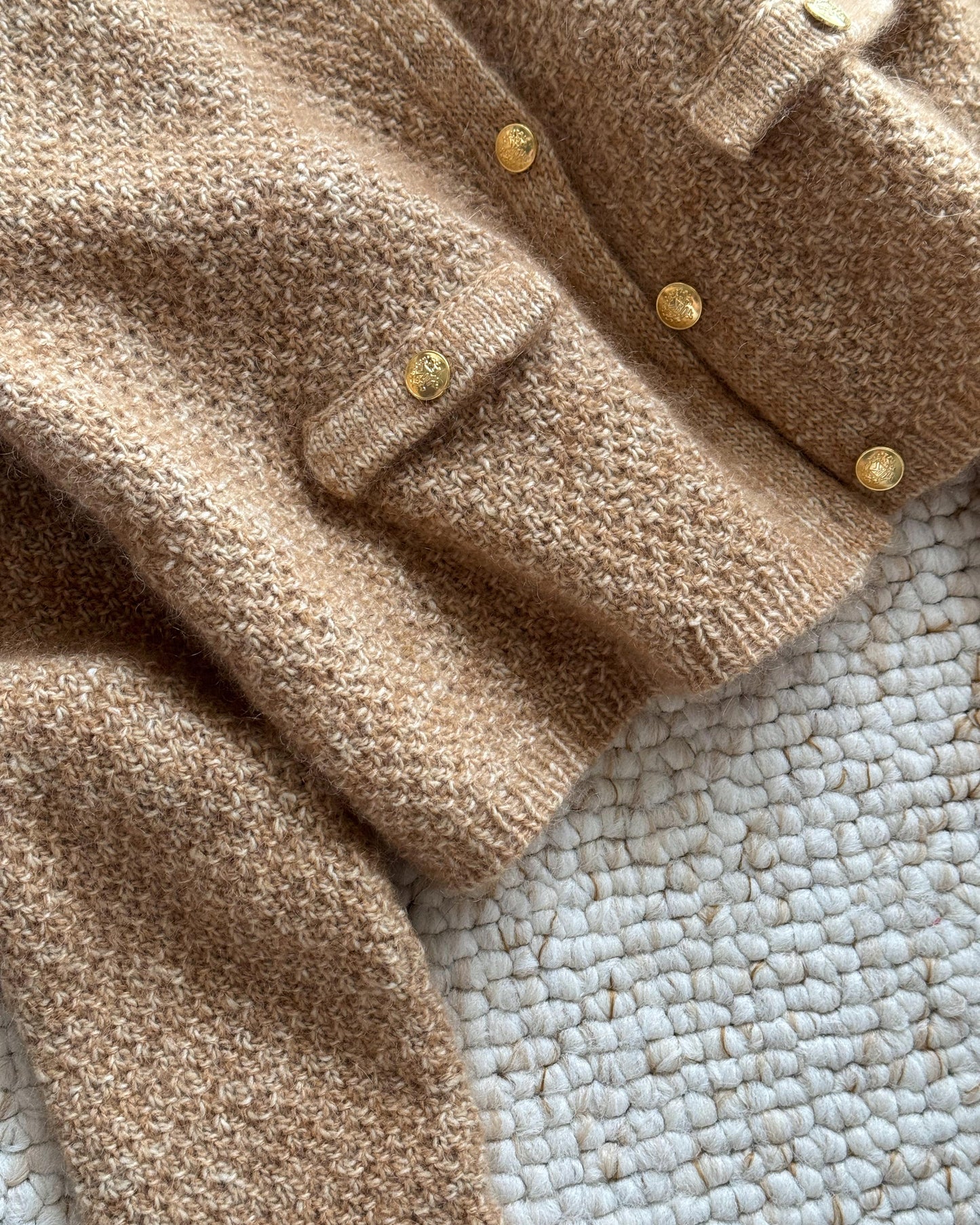 Structured and aesthetic design of Manon Jacket with o-neck.