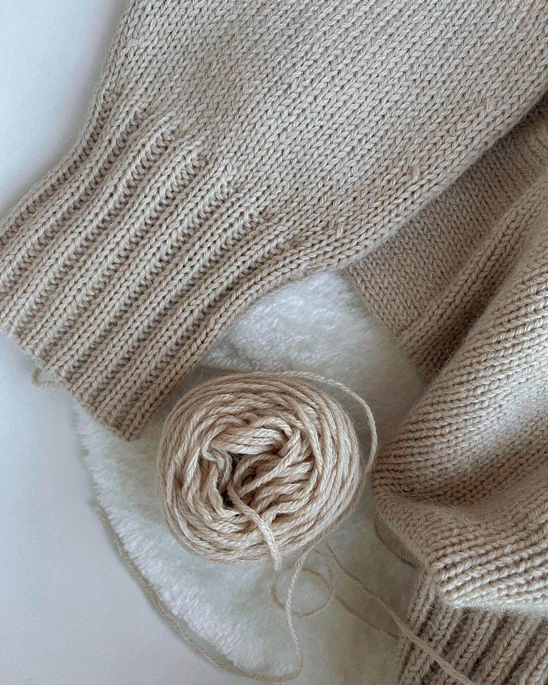 Woolen Cecil Sweater with unique neckline, intermediate level