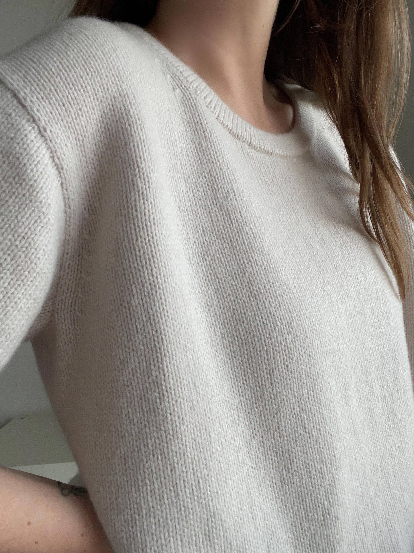 Buy T-shirt knitting pattern, featuring a round collar and a loose fit