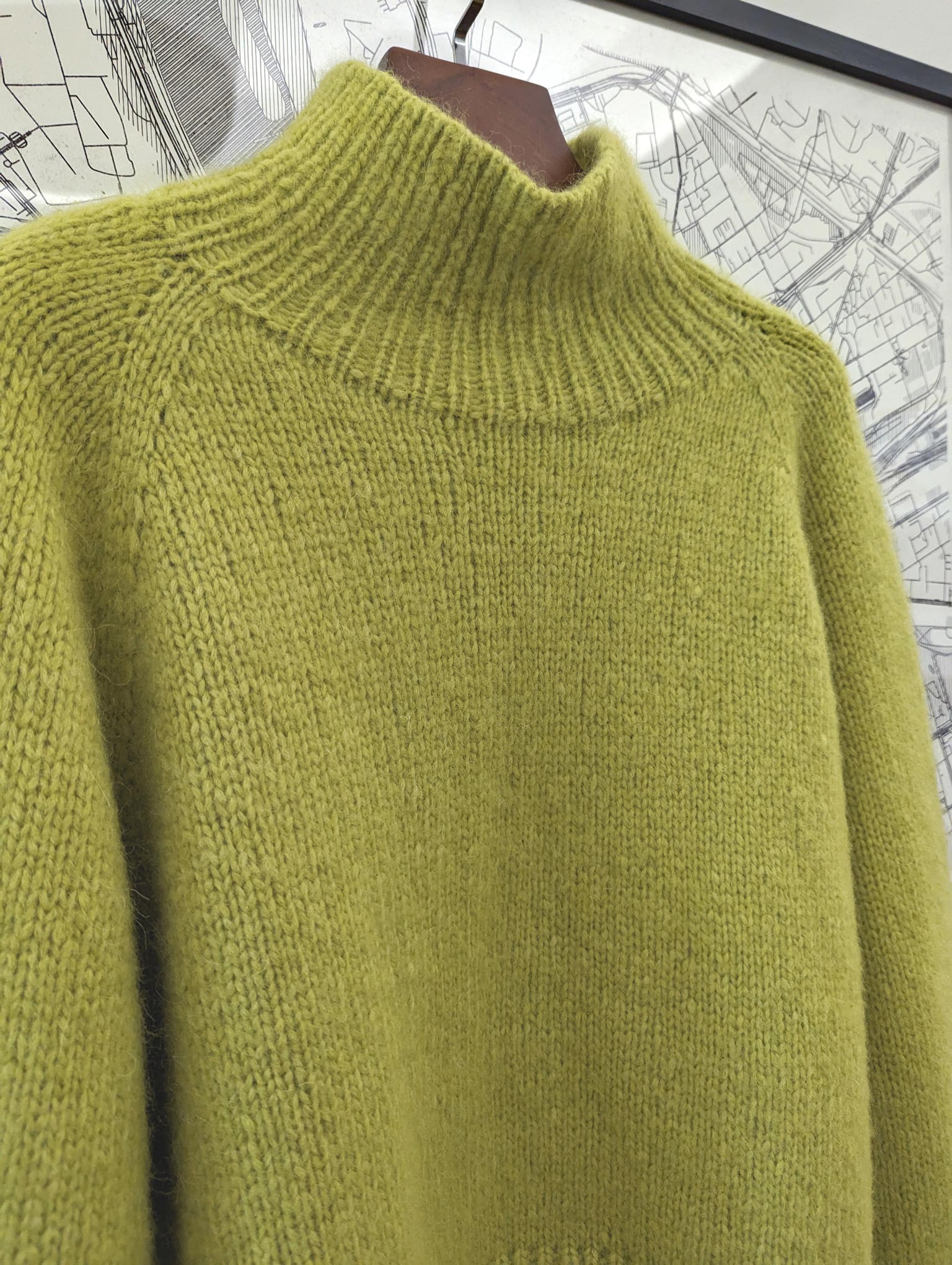 Knit a cozy Marvin Sweater with long ribbing on the sleeves and body with MorecaKnit's pattern