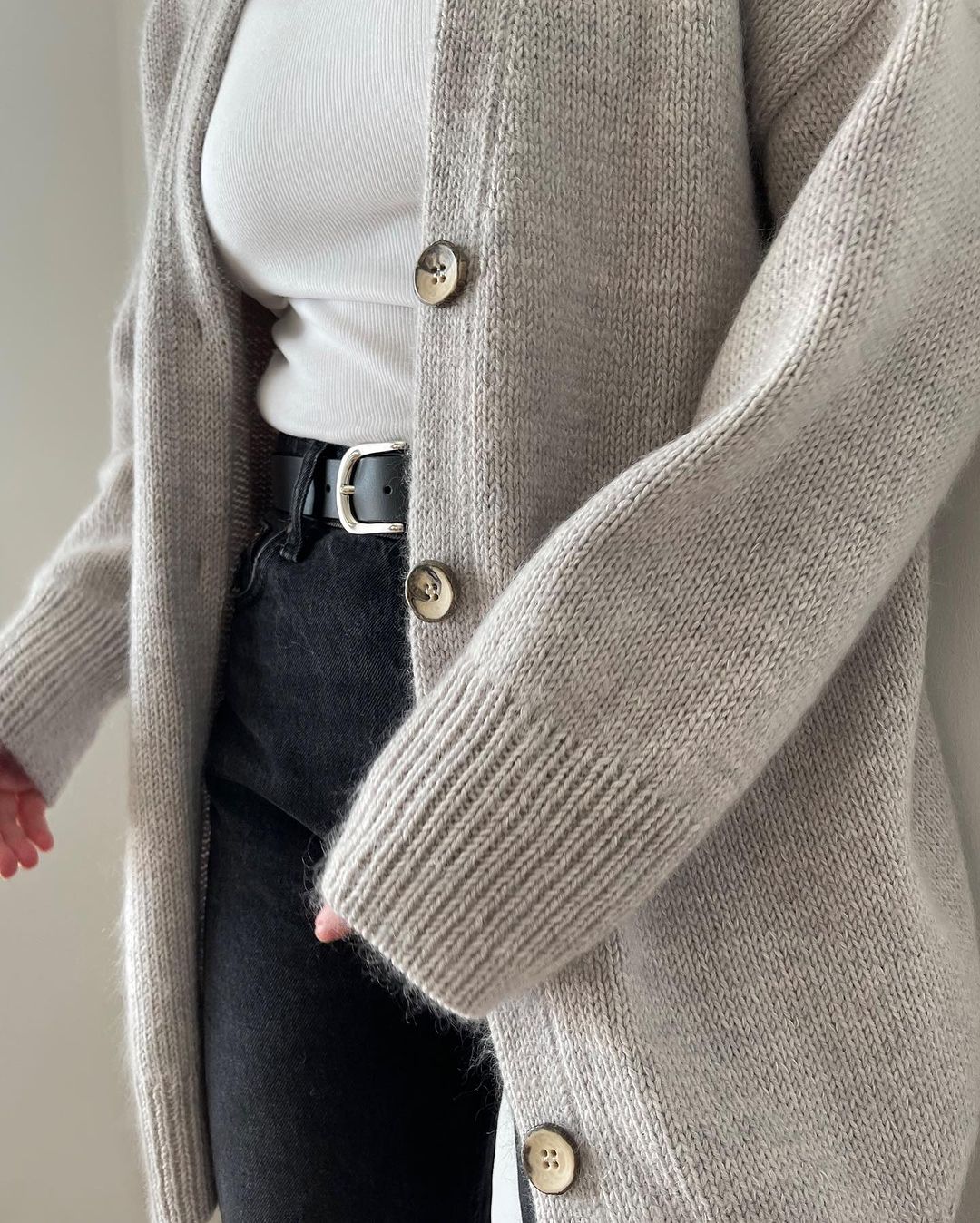 Knitting pattern for Ralph Cardigan, a long knitted cardigan with buttons by MorecaKnit