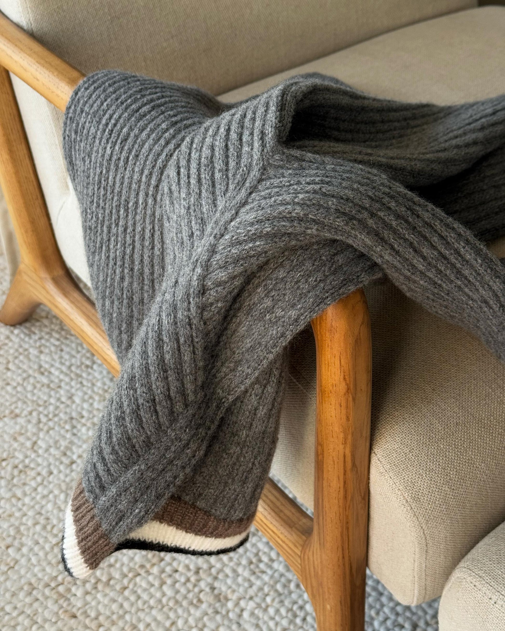 Aesthetic jumper pattern displaying a slip stitch design and relaxed fit style.