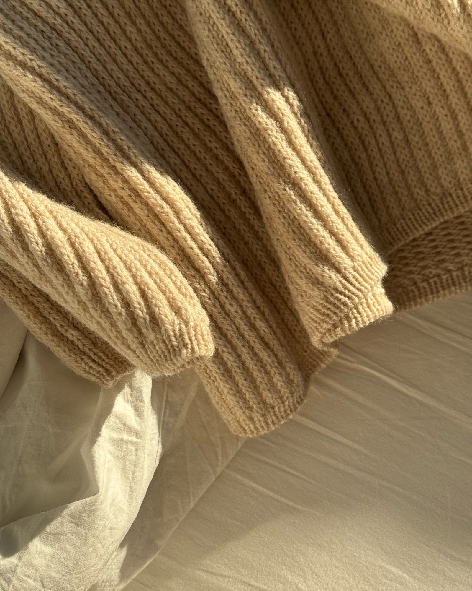 Carlotta Sweater [EN] – Morecaknit Knitting Patterns Store