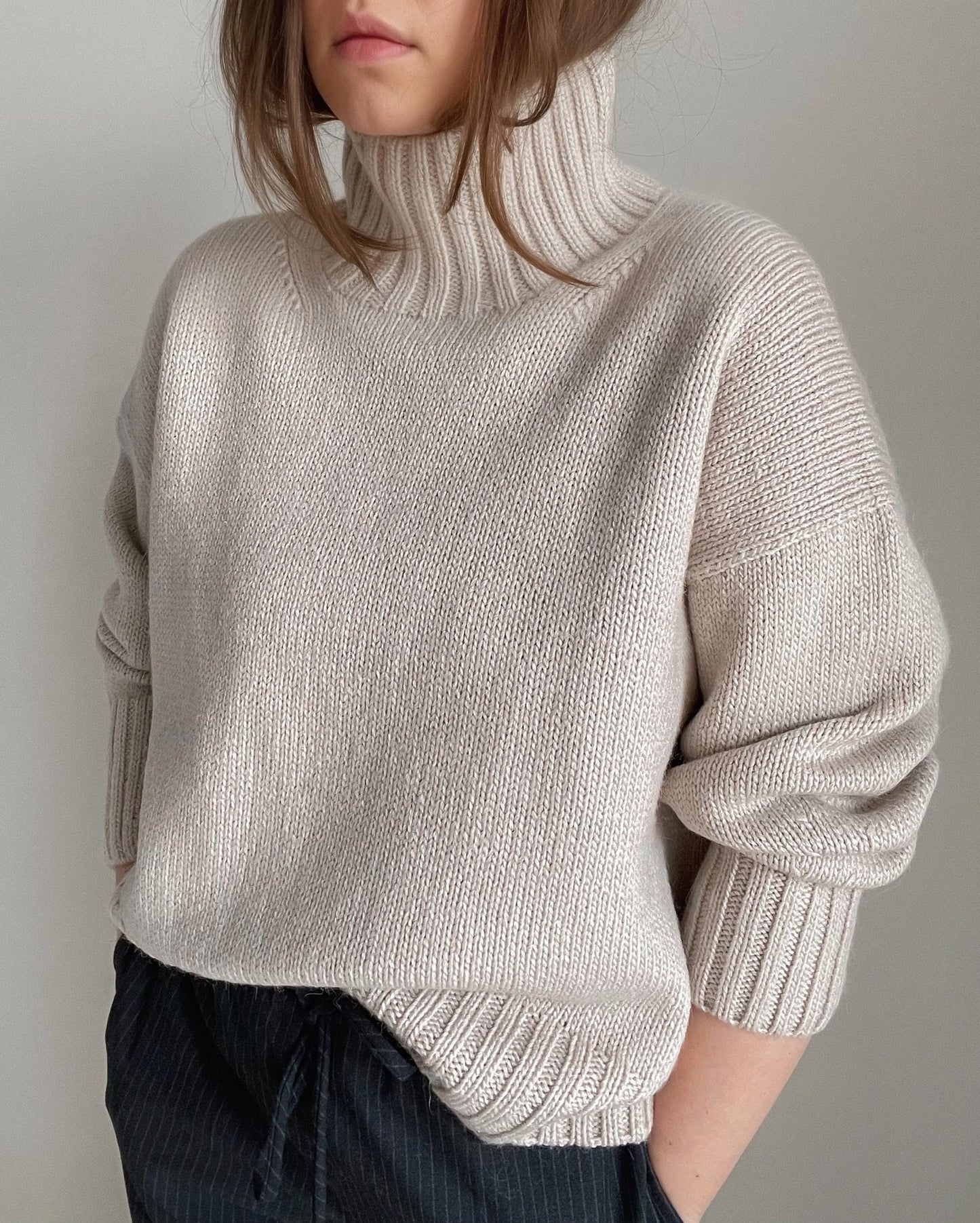 Long-sleeved Cecil Sweater pattern in soft woolen texture