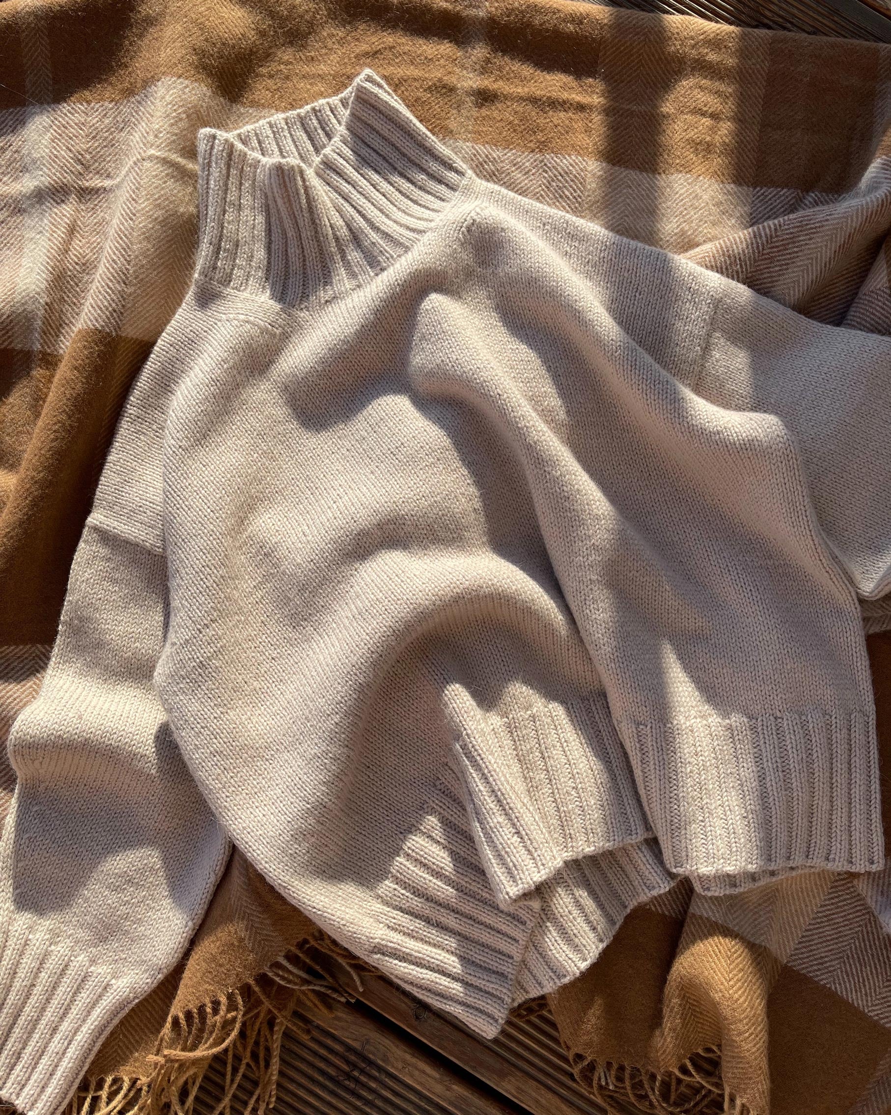 Modern oversized Cecil Sweater with mock turtleneck