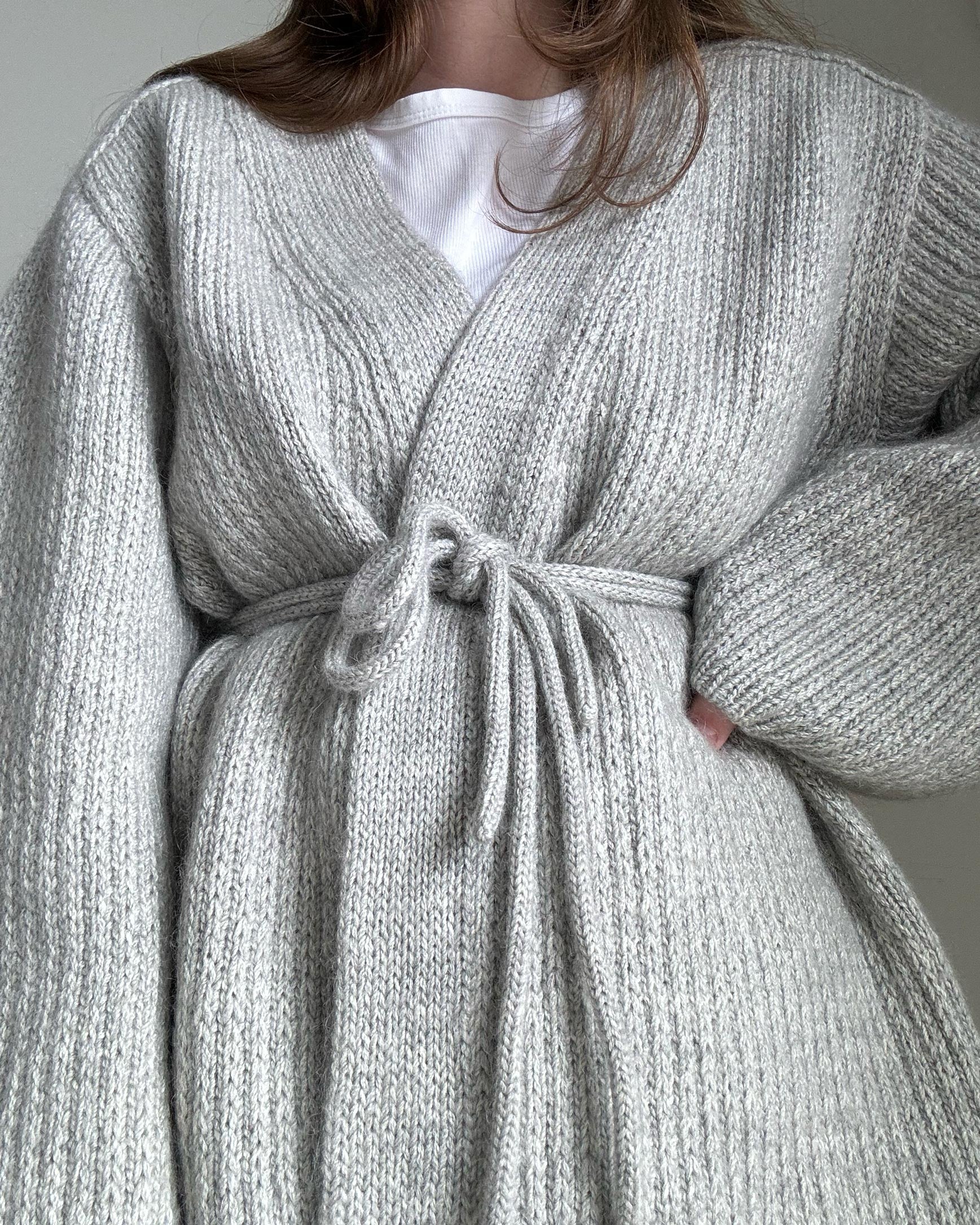 Knitting tutorial for modern oversized open-front sweater by morecaknit.