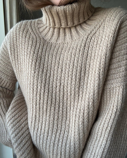 Pullover mit überschnittenen Schultern und von oben nach unten gearbeitetem Aufbau, Chantal Sweater Chunky Muster.