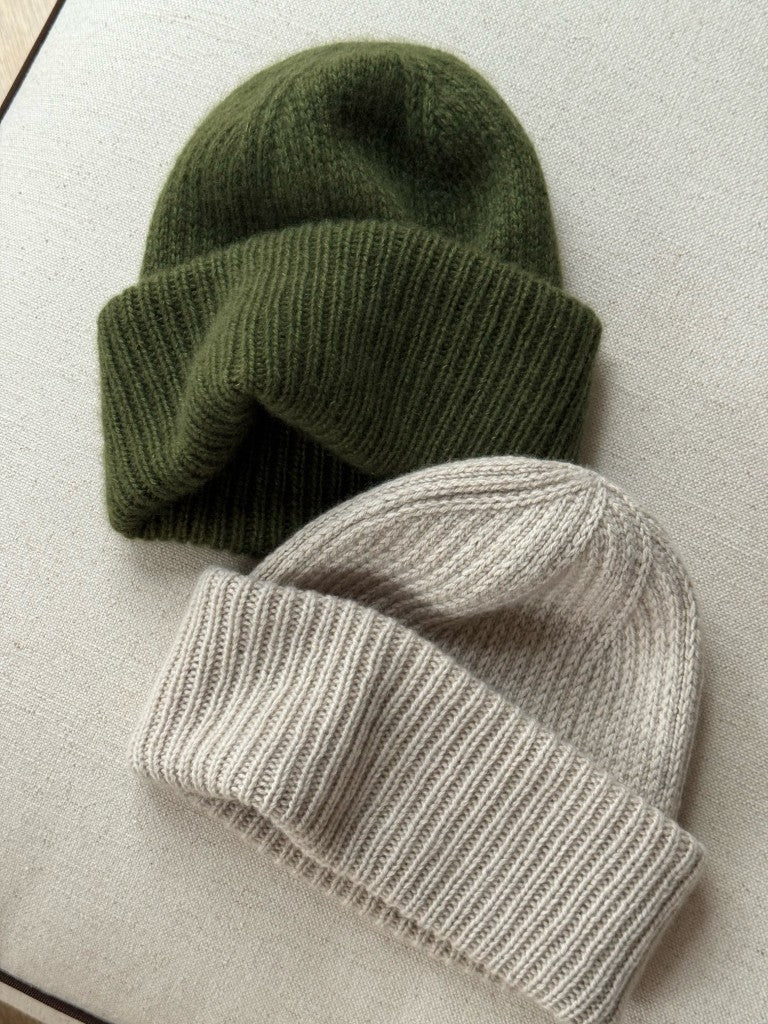 Chantal Beanie stylad på designern, avslappnad mössa för kvinnor och flickor.