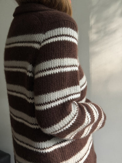 Wzór Moreca Knit na sweter w paski z włóczki DK, z fakturą z oczek przekładanych i swobodnym damskim fasonem
