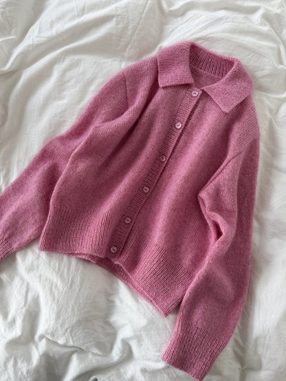 Unterarmbereich mit Anschlag unter dem Arm und Körper flach bis zum Rippenbund im Charlie Cardigan Strickmuster PDF