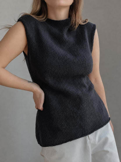 Gia Top de Moreca Knit pour femmes, patron de tricot intermédiaire avec forme tee minimaliste