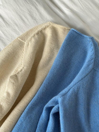 Détail du point jersey du Phoenix Sweater, design classique et épuré pour un pull