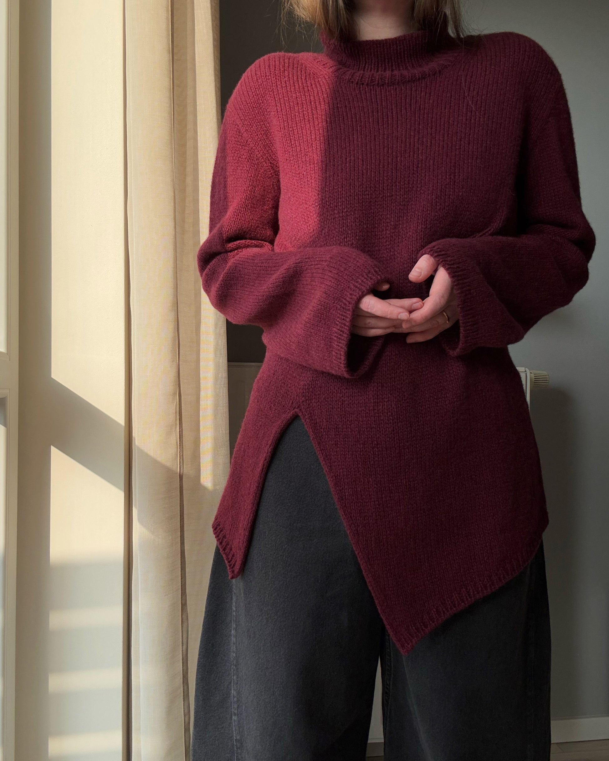 Bordeaux version illustrating the same top-down design elements in an alpaca-cashmere blend.