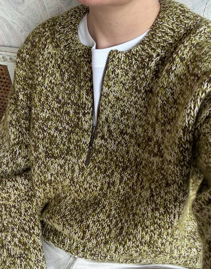 Kragen mit Reissverschluss geschlossen, runder Hals fuer klassischen Basic Look